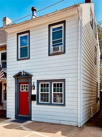 124 Parsons St photo 1