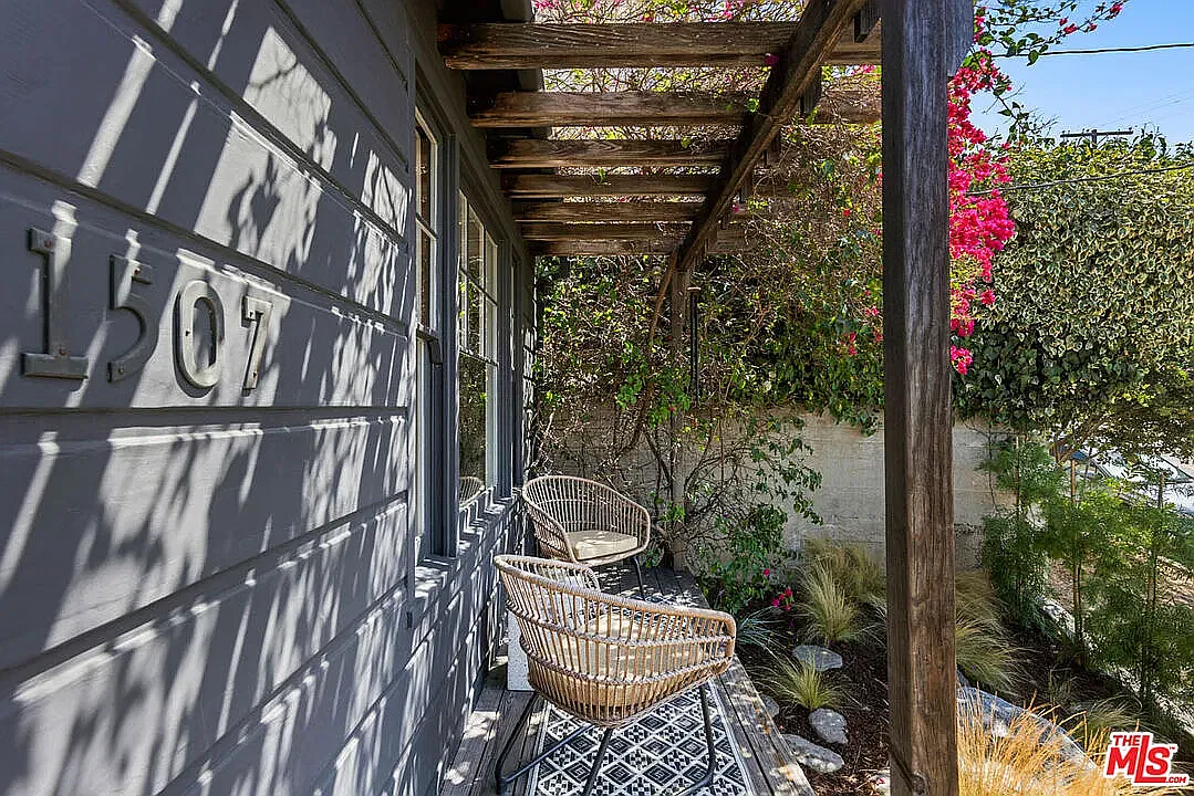 2 bed, $6,950 — Photo 2