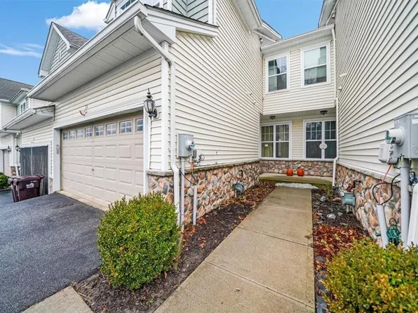 19 Meadow View Drive, Middletown, NY 10940