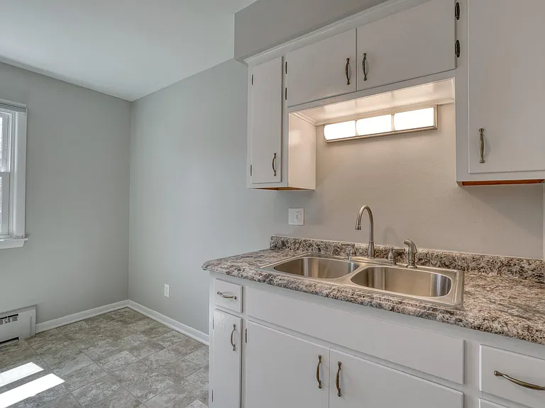 321 W College Ave #1 — Photo 2