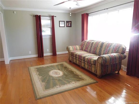 5th image of 2350 Hedgewood Cir