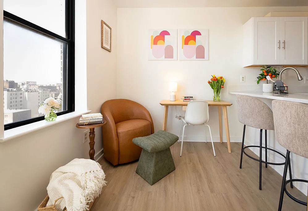 Studio, 443 sqft, $2,100 — Photo 1