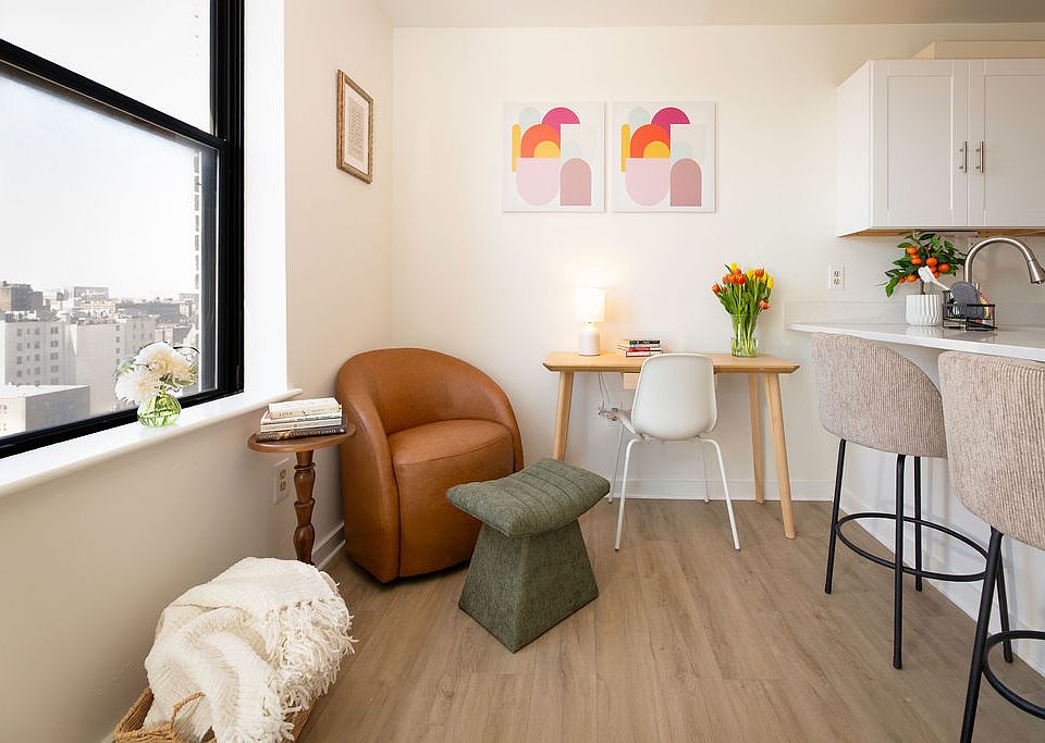 Dedicated workspace and reading nook