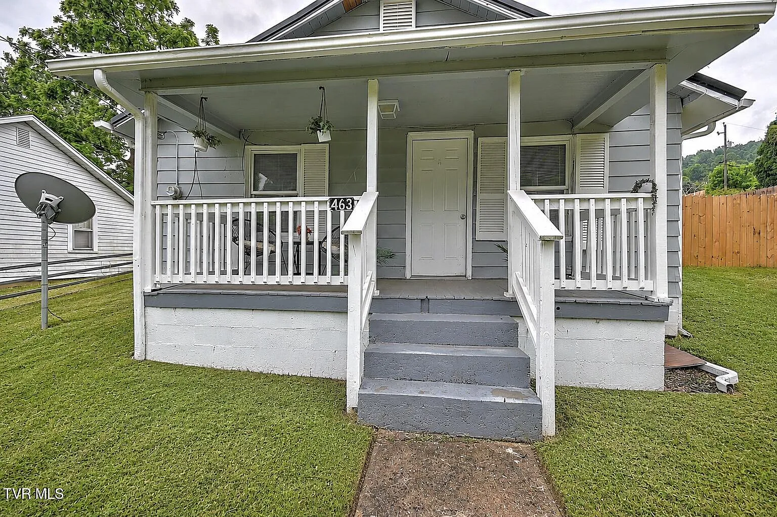 3 bed, 1.5 bath, 1190 sqft, $1,700 — Photo 2