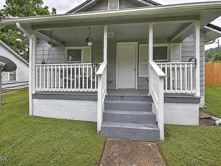 463 Manville Rd — Photo 2