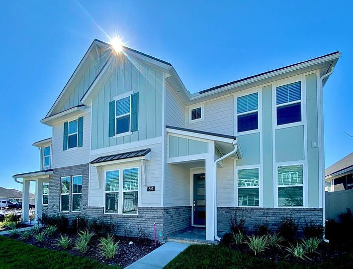 Cambridge Villa by Dostie West End