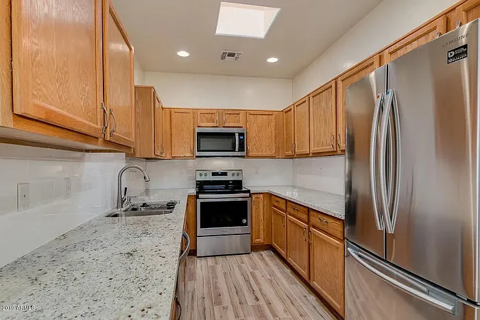 8940 W Olive Ave — Photo 4