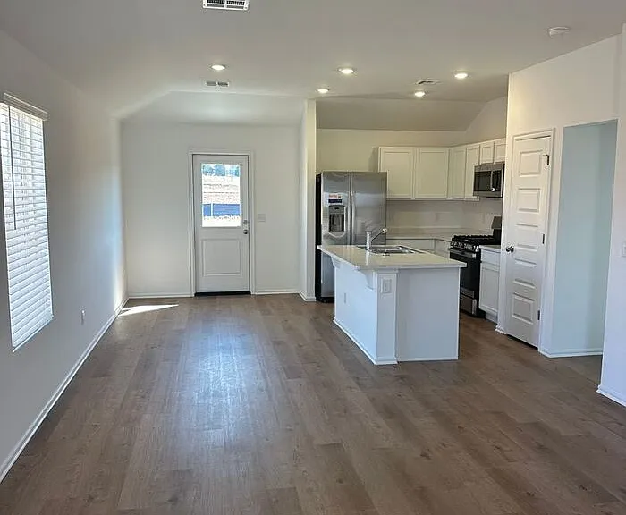 1076 Westbrook Blvd — Photo 18