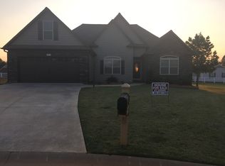 335 War Emblem Dr, Boiling Springs, SC 29316