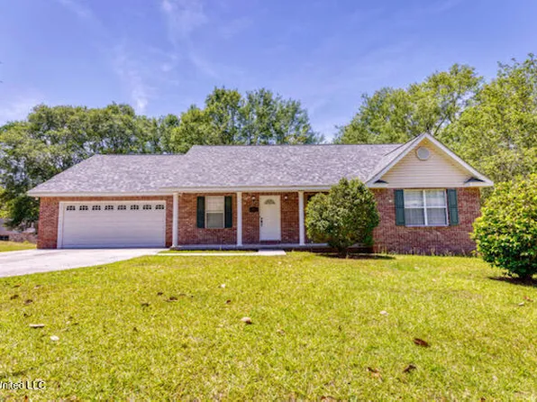 1711 Provost Cir, Picayune, MS 39466