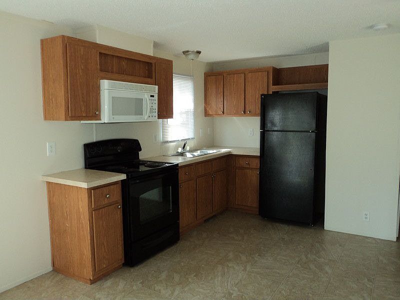 2nd image of 104 Annas Ct SW