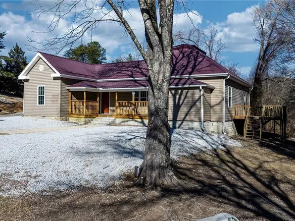 845 Linville Rd, Mount Airy, NC 27030