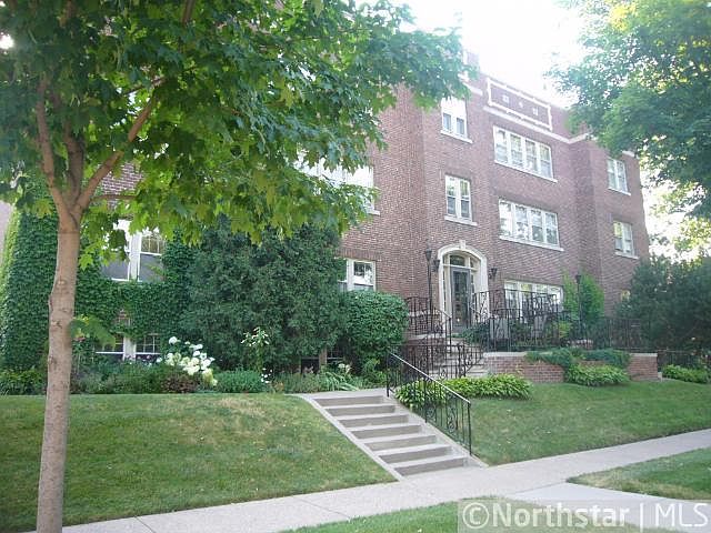 1st image of 215 Chatsworth St S APT 2