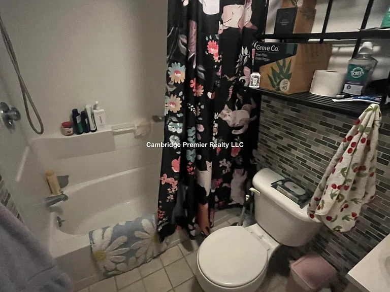 1105 Cambridge St #2 — Photo 17