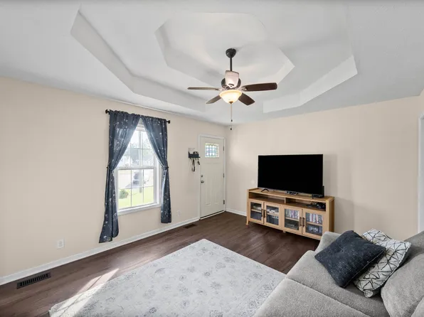 954 Crabapple Ct, Clarksville, TN 37040