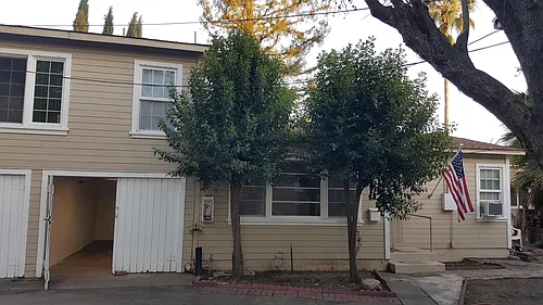 627 Rose Ave #4 Photo 1