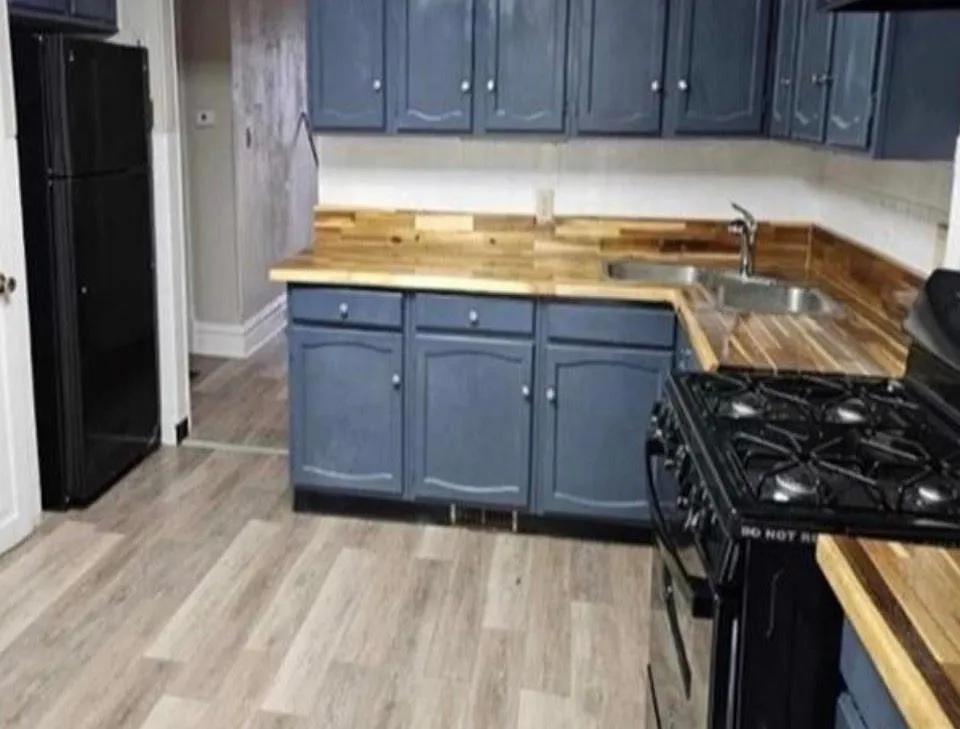 3 bed, 1.0 bath, 1000 sqft, $1,200 — Photo 3