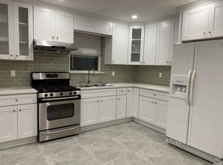 61-17 217th St, Oakland Gardens, NY 11364