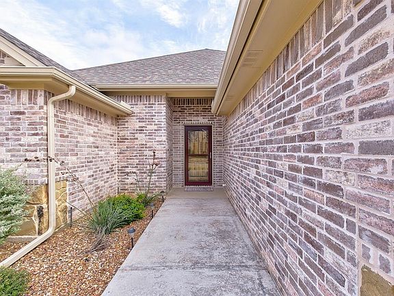 3rd image of 4402 Logan Cir