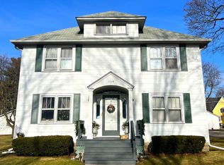 1115 Grove St, Dekalb, IL 60115