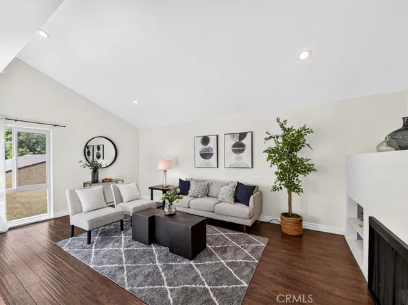 5401 Twin Lakes Dr, Cypress, CA 90630