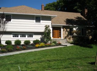 75 Springbrook Rd, Livingston, NJ 07039