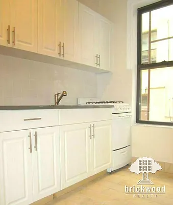 Rented by Brickwood Realty | media 11