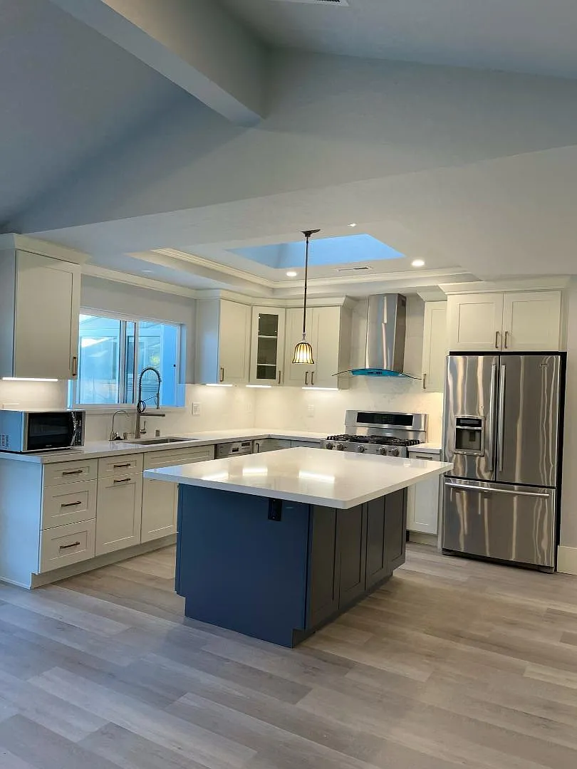 22410 Janice Ave photo 1