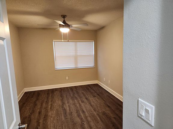 5th image of 2560 Woodgate Blvd