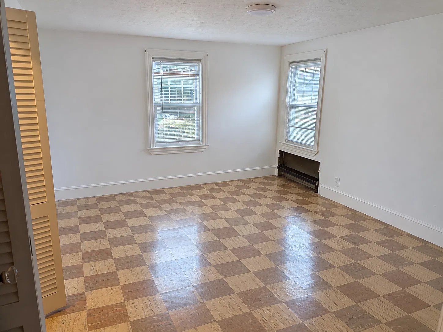 39 Pleasant View St — Photo 3