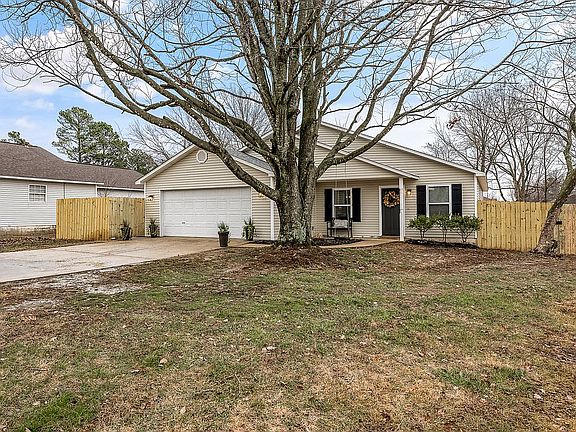 2nd image of 904 Longview Dr