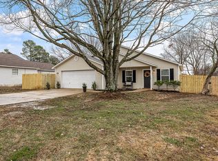 904 E Longview Dr, Rogers, AR 72756