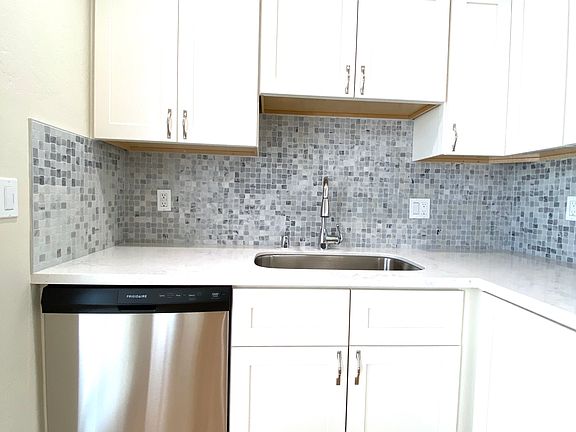 3rd image of 655 Kansas St #506