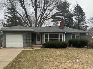 1908 Simpson St, Falcon Heights, MN 55113