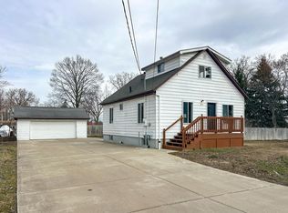 2399 E Parkwood Ave, Burton, MI