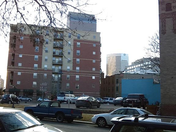 2nd image of 416 21st St #17