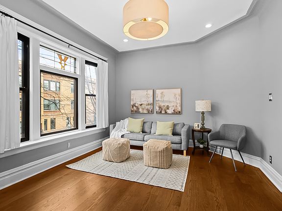 5th image of 807 W Newport Ave #2