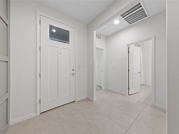 4th image of 581 Bella Serenata Ct