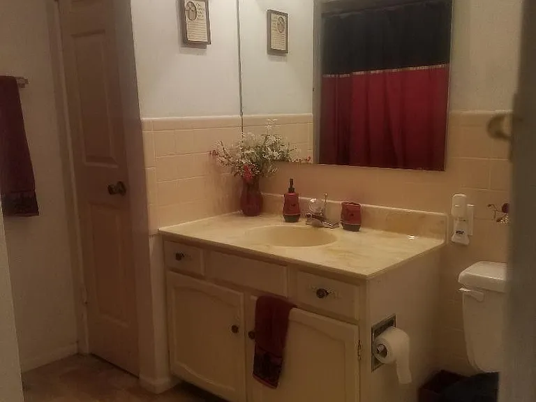 302 Salem St — Photo 3