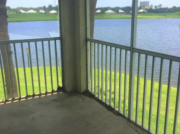 8201 Glenmoor Drive W, West Palm Beach, FL 33409