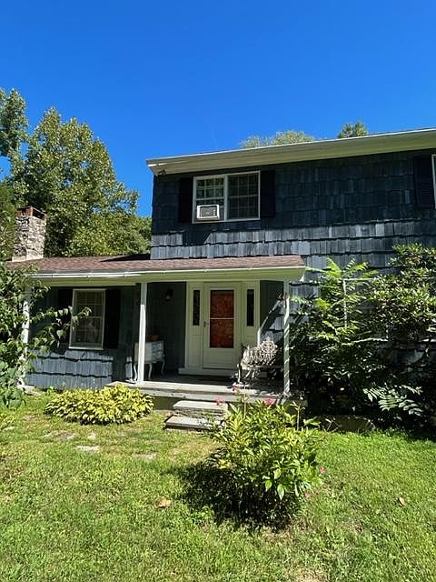 Front view in Summer