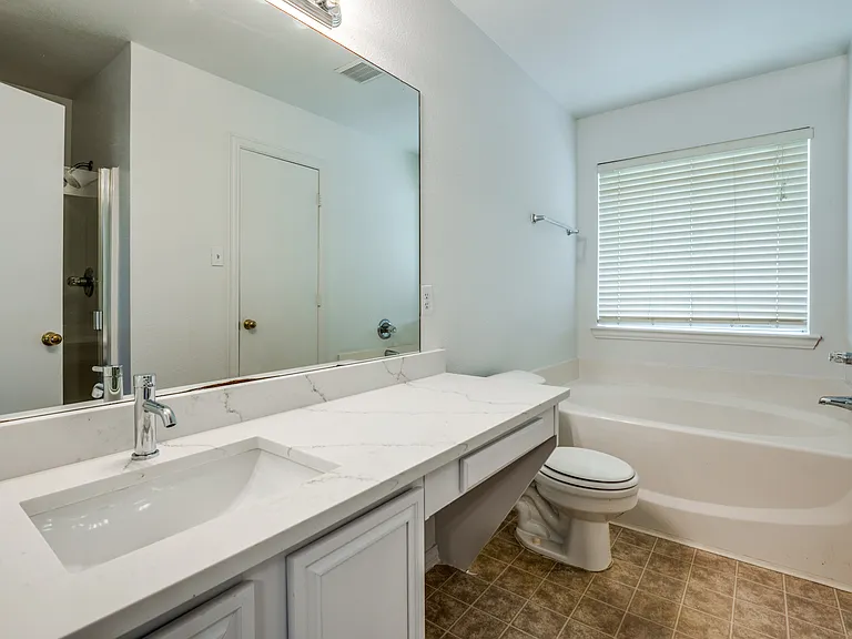 213 Port Ingleside Dr — Photo 9
