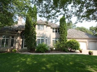 9506 Oxborough Curv, Bloomington, MN 55437