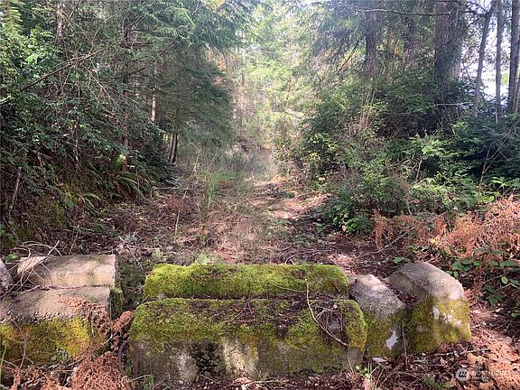 4th image of 9814 Key Peninsula Highway NW