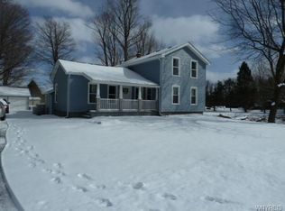 7367 Maple Rd, Akron, NY 14001