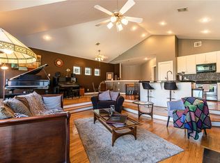 3572 Link Valley Dr, Houston, TX 77025