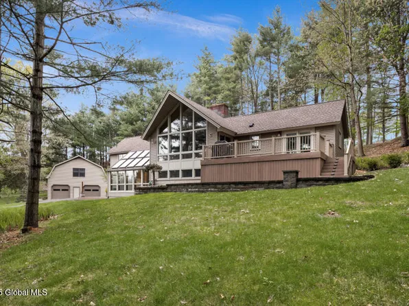 5870 Veeder Road, Slingerlands, NY 12159