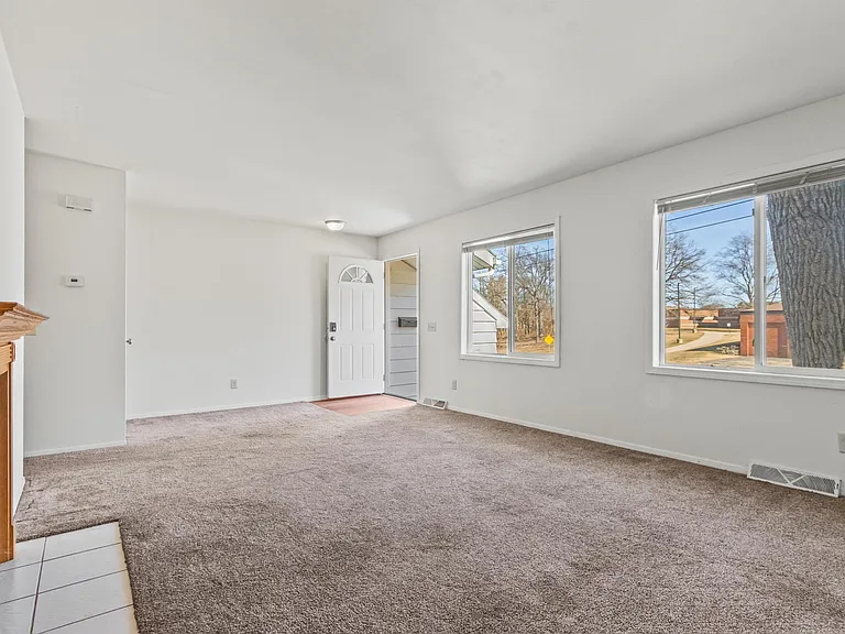 1302 N Gammon Rd — Photo 9
