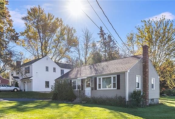 2nd image of 40 Chapin Ave