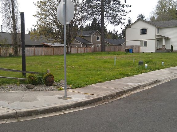 2nd image of 2302 Rosewood Ln